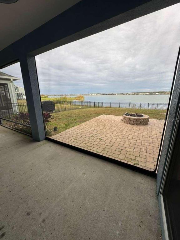 Image 15 of property listing at 589 BLUE CYPRESS DRIVE, Groveland, FL 34736