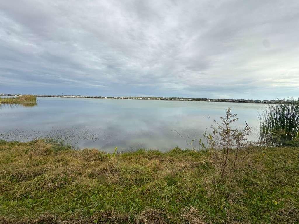 Image 20 of property listing at 589 BLUE CYPRESS DRIVE, Groveland, FL 34736