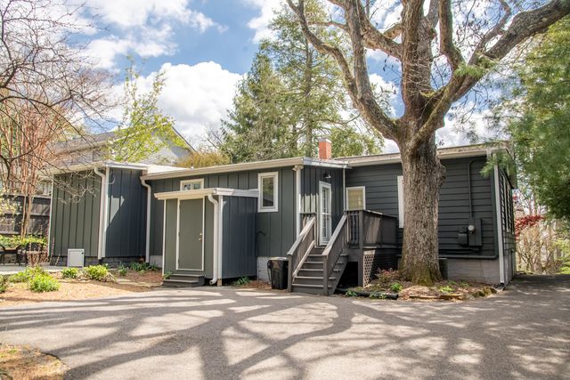 302 Laurel Lane, Lookout Mountain, TN 37350
