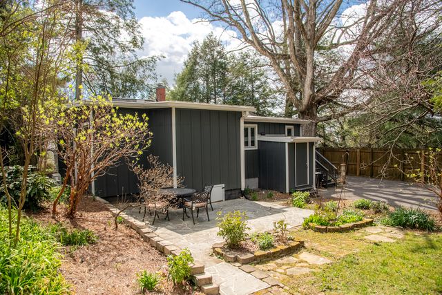302 Laurel Lane, Lookout Mountain, TN 37350
