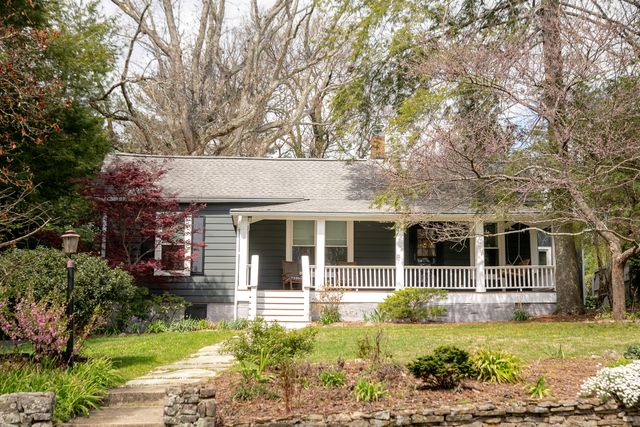 302 Laurel Lane, Lookout Mountain, TN 37350