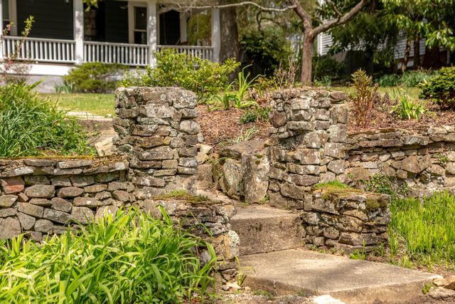 302 Laurel Lane, Lookout Mountain, TN 37350