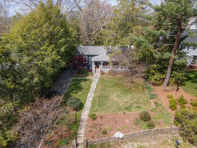 302 Laurel Lane, Lookout Mountain, TN 37350
