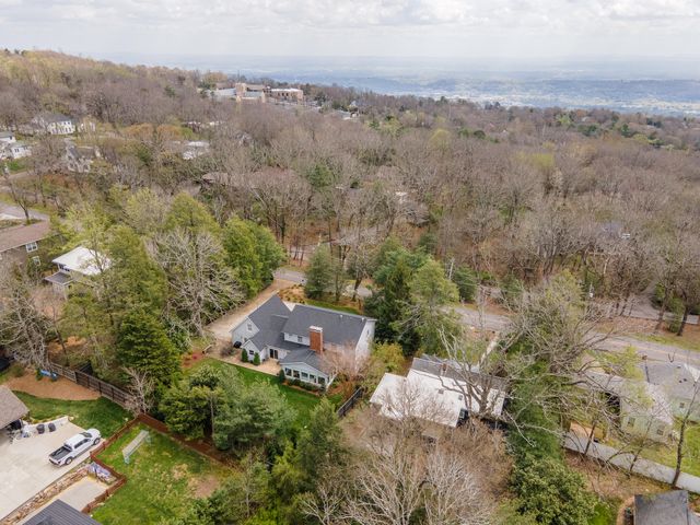302 Laurel Lane, Lookout Mountain, TN 37350