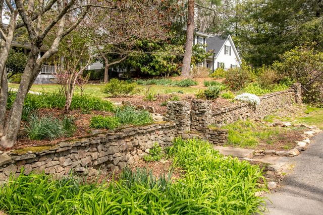 302 Laurel Lane, Lookout Mountain, TN 37350