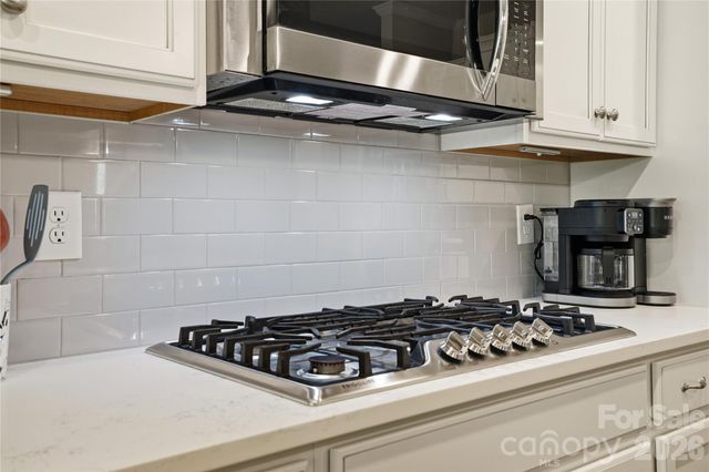 124 Van Gogh Trail, Mount Holly, NC 28120