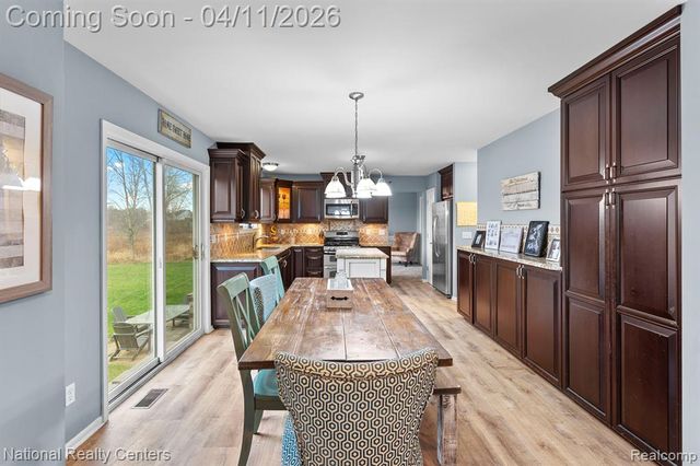 316 Lenox Lane, Brighton, MI 48114