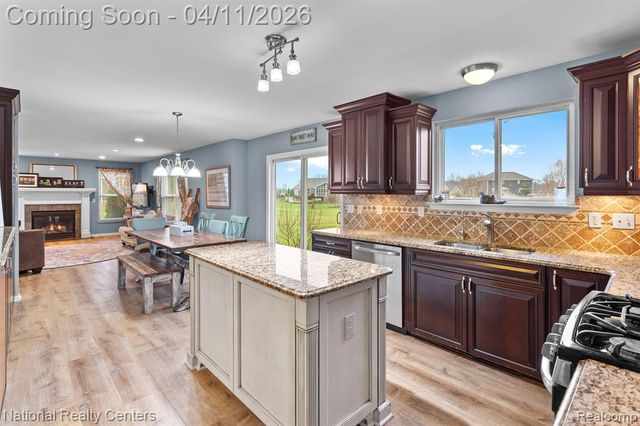 316 Lenox Lane, Brighton, MI 48114