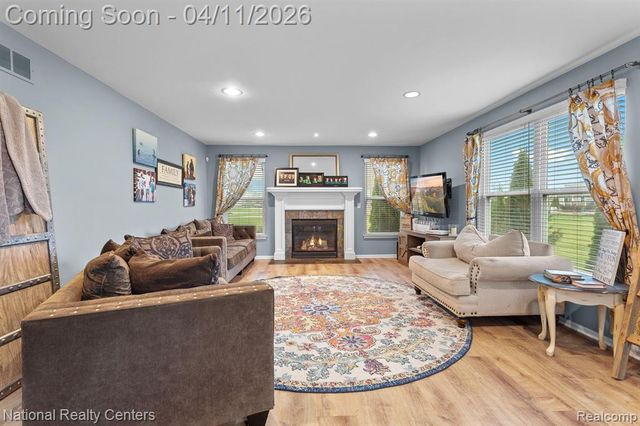 316 Lenox Lane, Brighton, MI 48114