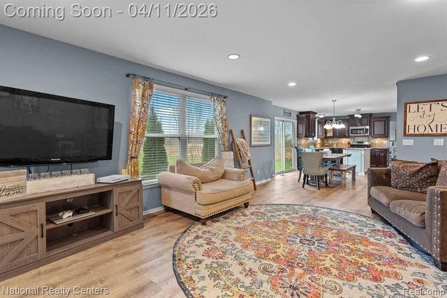 316 Lenox Lane, Brighton, MI 48114