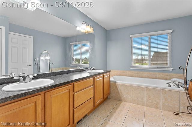 316 Lenox Lane, Brighton, MI 48114