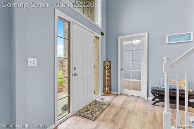 316 Lenox Lane, Brighton, MI 48114