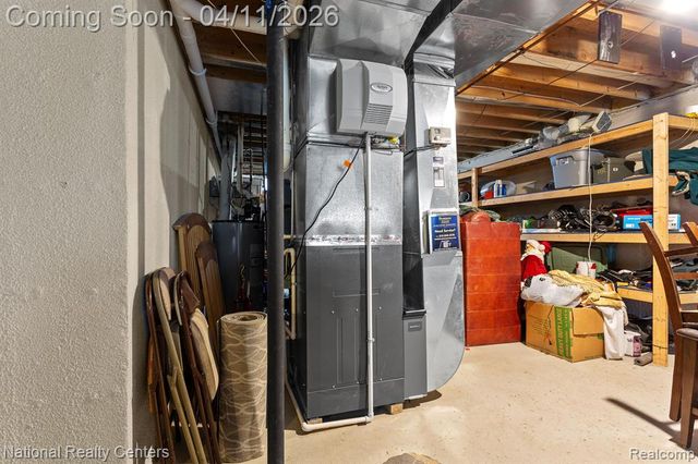 316 Lenox Lane, Brighton, MI 48114