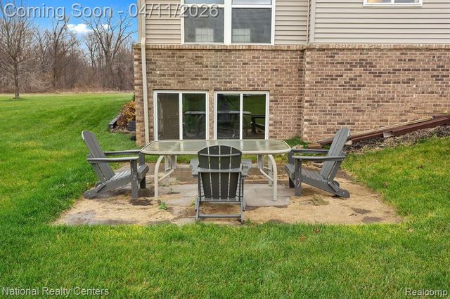 316 Lenox Lane, Brighton, MI 48114