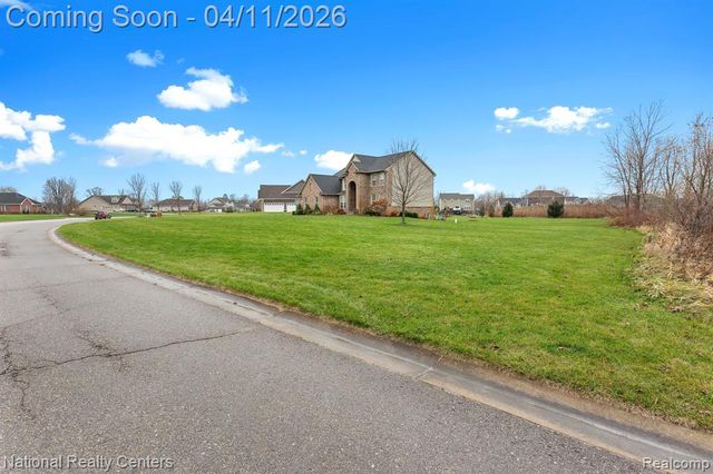 316 Lenox Lane, Brighton, MI 48114