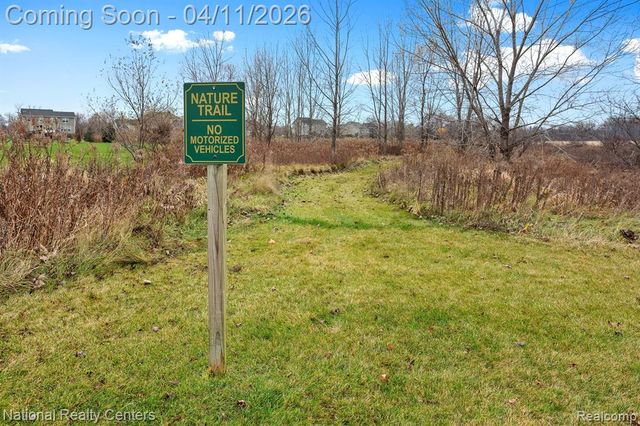 316 Lenox Lane, Brighton, MI 48114