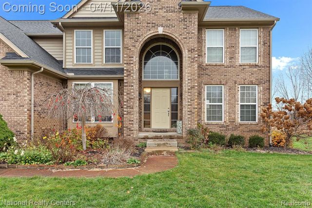 316 Lenox Lane, Brighton, MI 48114