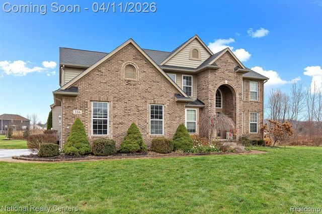 316 Lenox Lane, Brighton, MI 48114