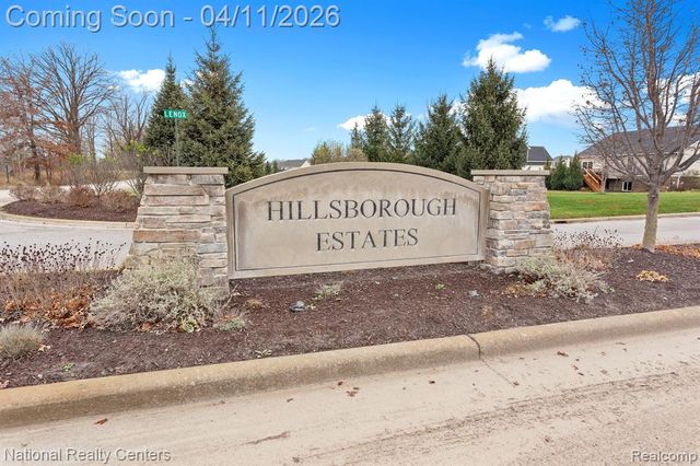 316 Lenox Lane, Brighton, MI 48114