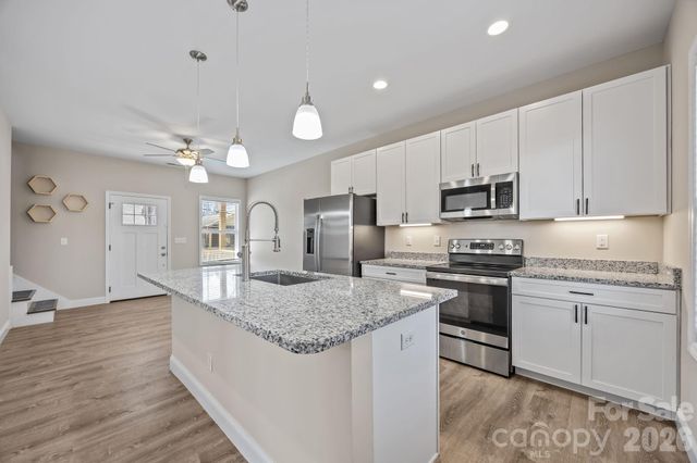 88 Winston Avenue, Asheville, NC 28803