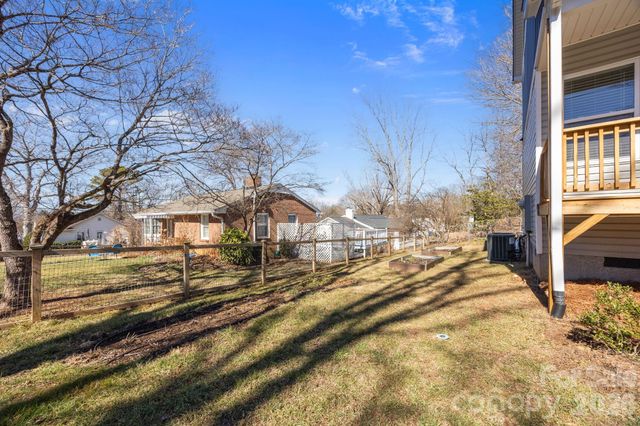 88 Winston Avenue, Asheville, NC 28803