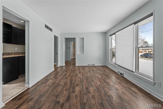 608 Holiday Avenue, Hazelwood, MO 63042