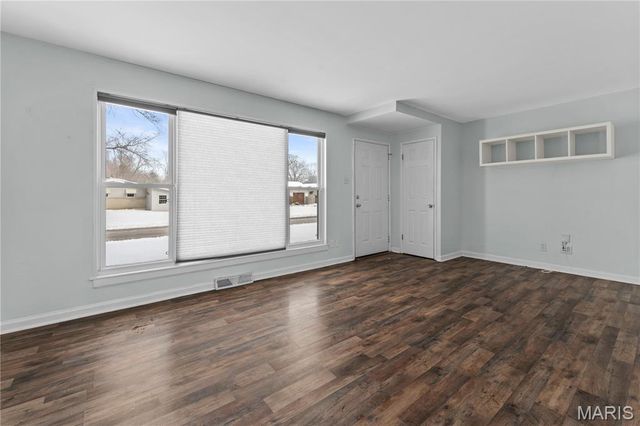 608 Holiday Avenue, Hazelwood, MO 63042