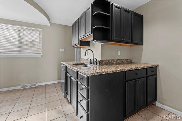 608 Holiday Avenue, Hazelwood, MO 63042