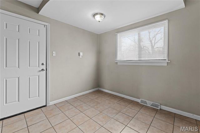 608 Holiday Avenue, Hazelwood, MO 63042