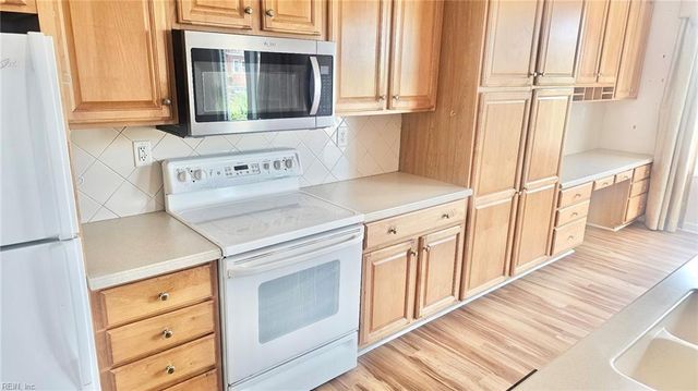 239 Duke St Unit 305, Norfolk, VA 23510