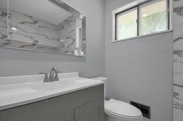 3375 Scottwood Road, Columbus, OH 43227