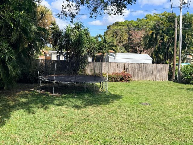 937 Upland Road, West Palm Beach, FL 33401