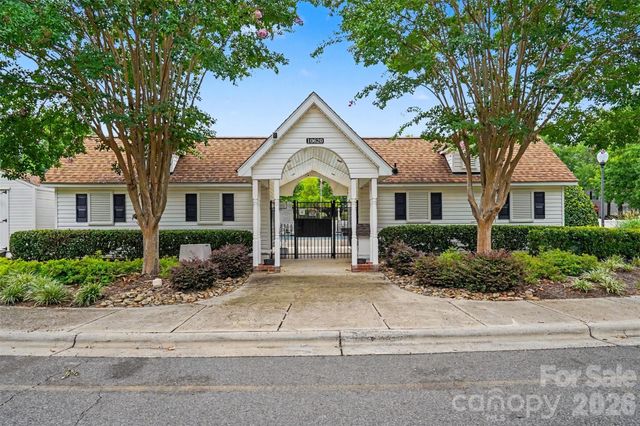 10729 Yellow Tail Court, Charlotte, NC 28270