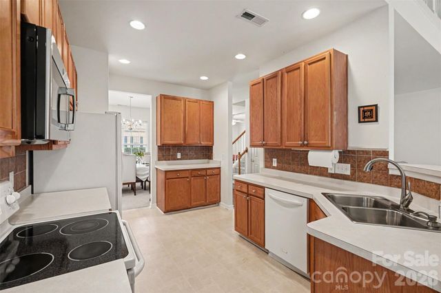 10729 Yellow Tail Court, Charlotte, NC 28270