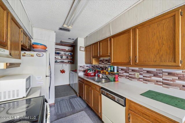 4615 Wyndallwood Drive, Jackson, MS 39212