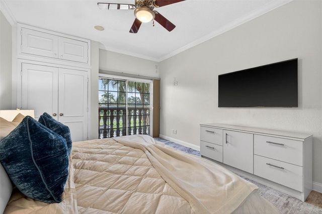 922 N SHORE DRIVE NE, St Petersburg, FL 33701