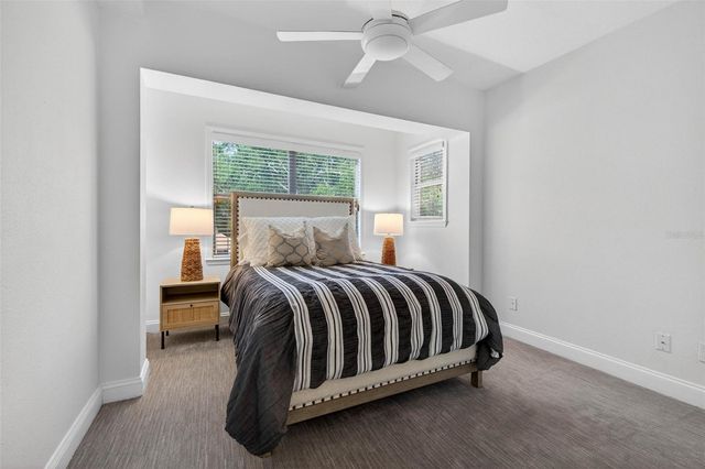 922 N SHORE DRIVE NE, St Petersburg, FL 33701