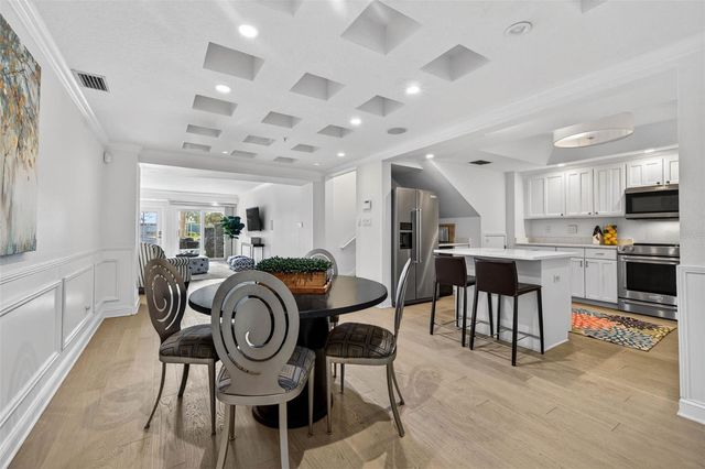 922 N SHORE DRIVE NE, St Petersburg, FL 33701