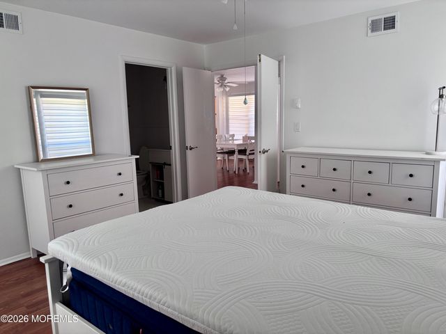945B Liverpool Circle, Manchester, NJ 08759
