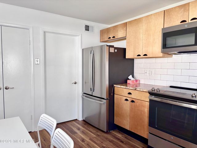 945B Liverpool Circle, Manchester, NJ 08759