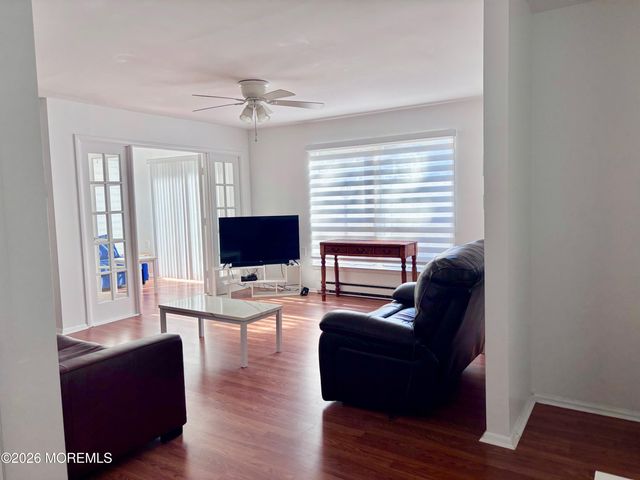 945B Liverpool Circle, Manchester, NJ 08759