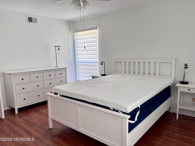 945B Liverpool Circle, Manchester, NJ 08759
