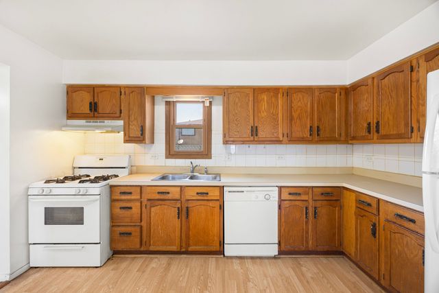 4024 W 172nd Place, Country Club Hills, IL 60478