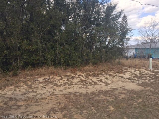 2768 W Southampton Road, Avon Park, FL 33825