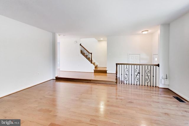 4 EARTH STAR CT, Gaithersburg, MD 20878