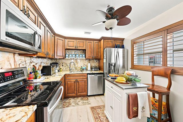 8621 NW 10th Street, Plantation, FL 33322