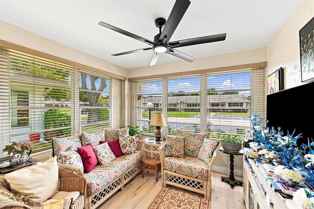 8621 NW 10th Street, Plantation, FL 33322