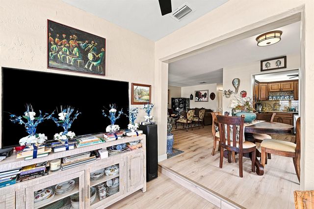 8621 NW 10th Street, Plantation, FL 33322