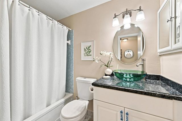 8621 NW 10th Street, Plantation, FL 33322