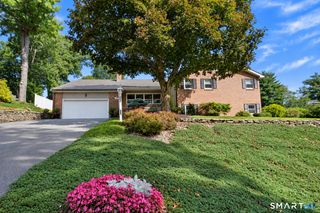 66 Lovelace Drive, West Hartford, CT 06117